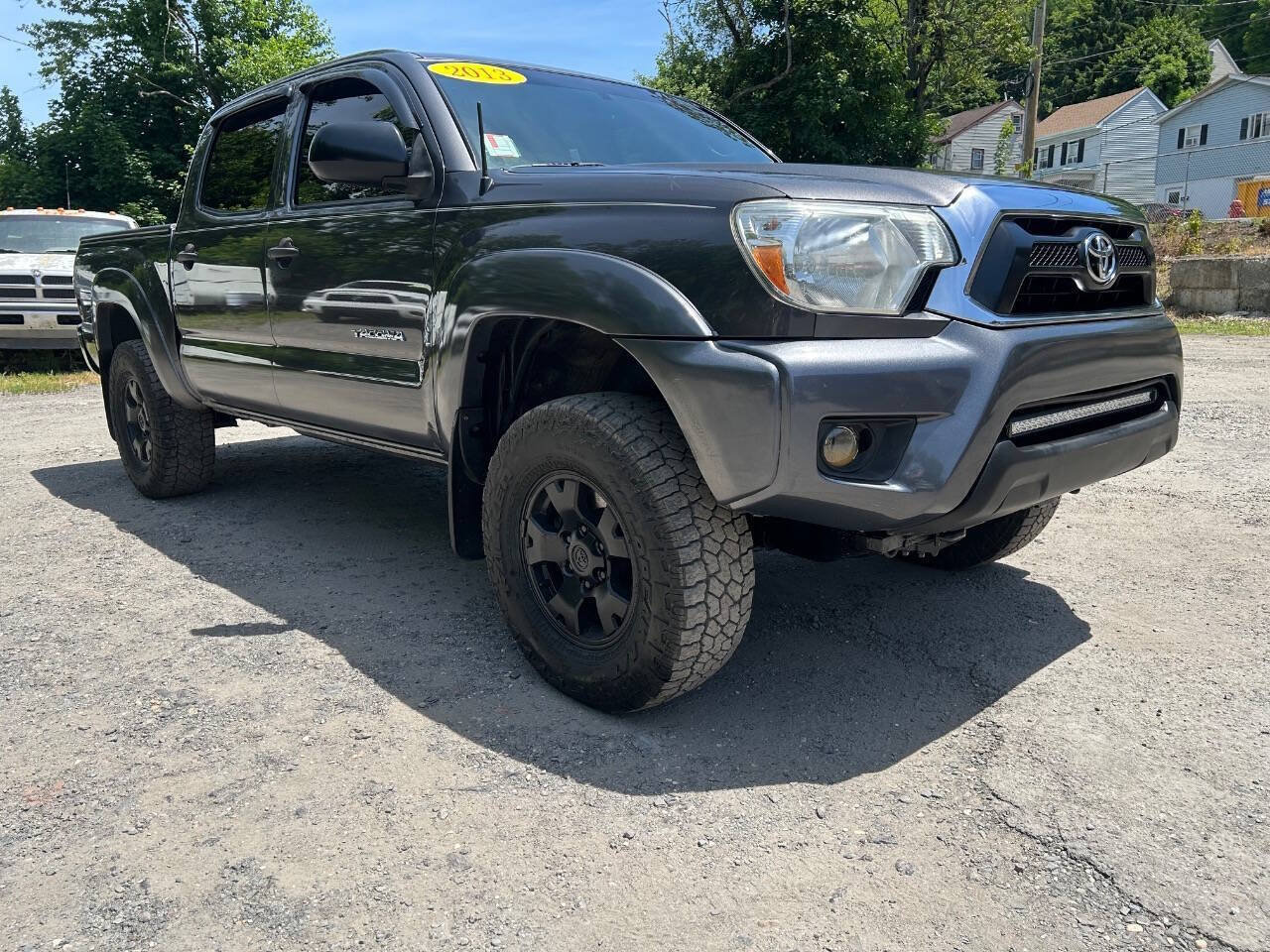Used 2013 Toyota Tacoma 4x4 Double Cab w/ TRD Off-Road Pkg image 2