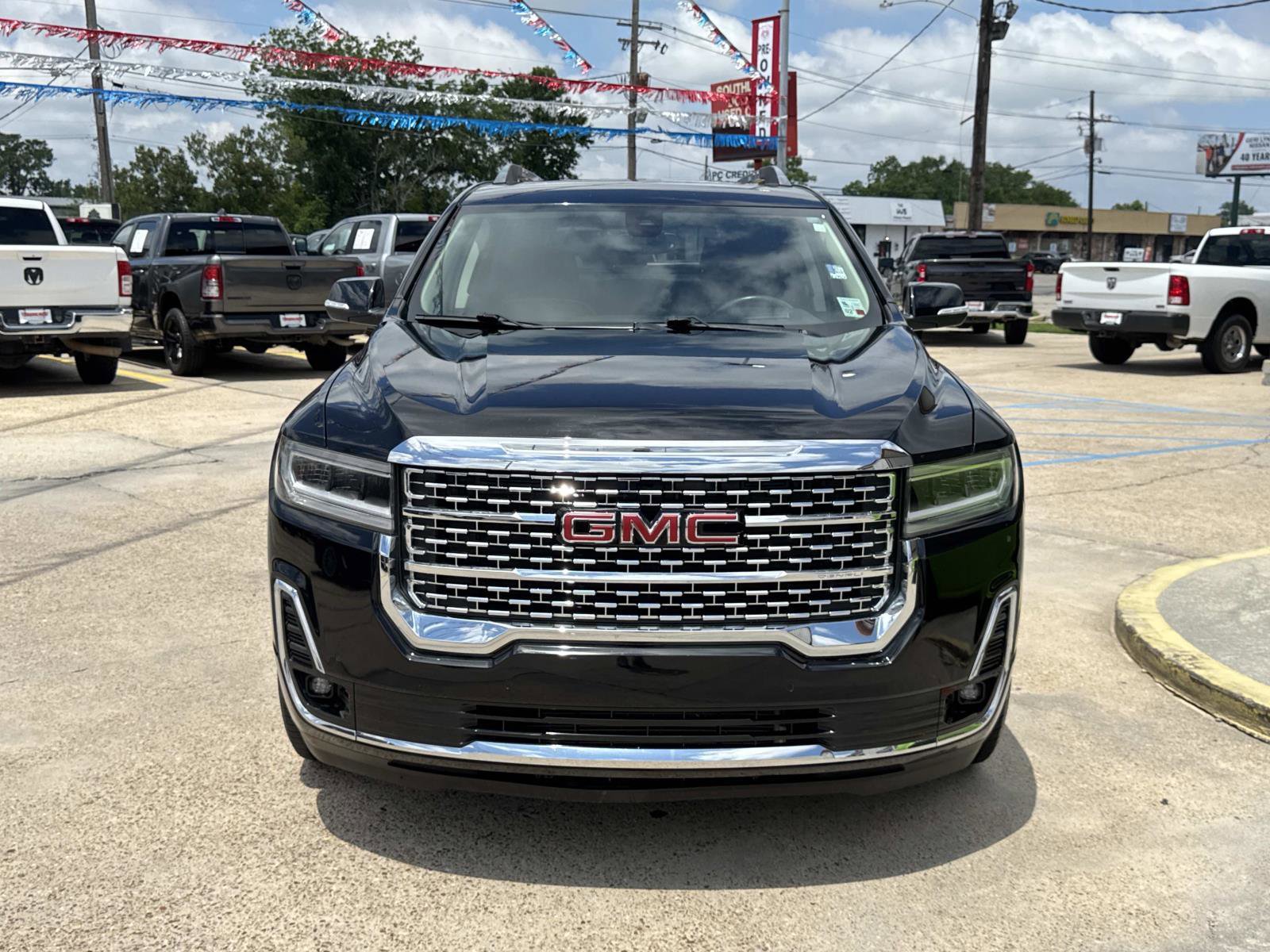 Used 2022 GMC Acadia Denali w/ LPO, Floor Liner Package FWD image 2