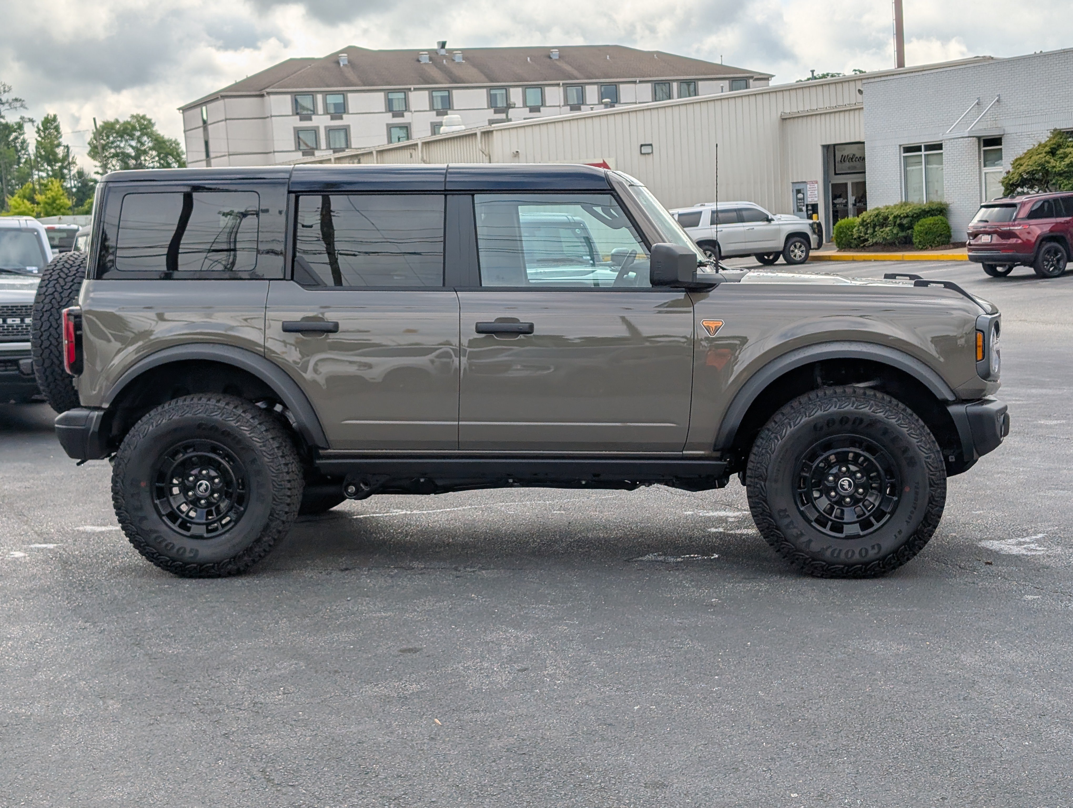 New 2026 Ford Bronco Badlands AWD/4WD image 8
