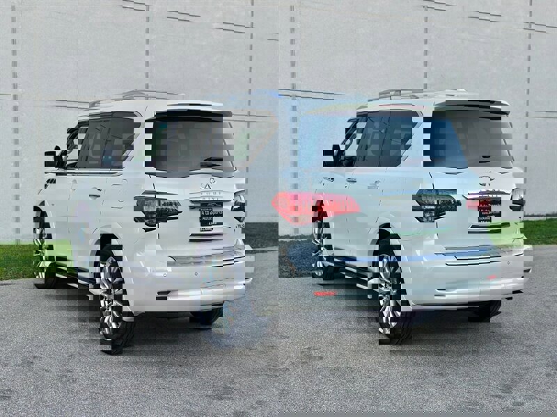 Used 2017 INFINITI QX80 4WD w/ Deluxe Technology Package image 10