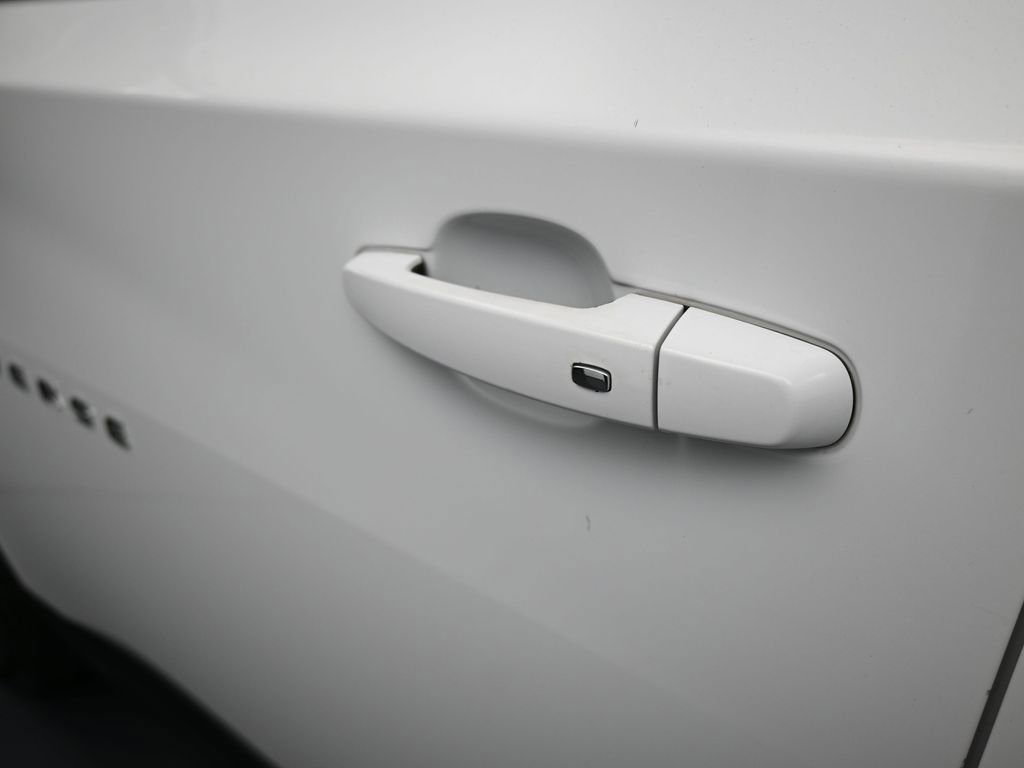 Used 2019 Chevrolet Traverse RS image 33