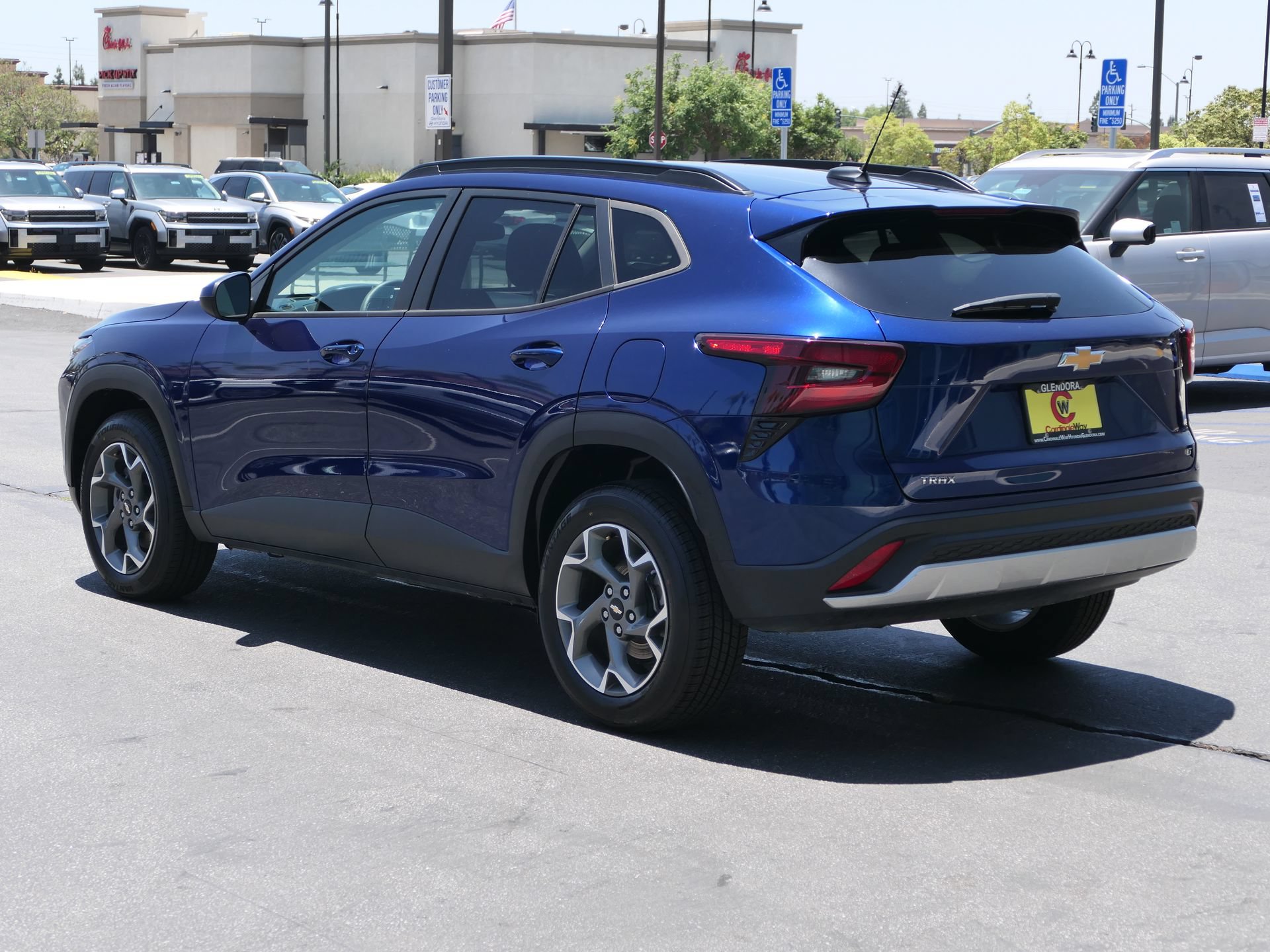 Used 2024 Chevrolet Trax LT FWD image 6