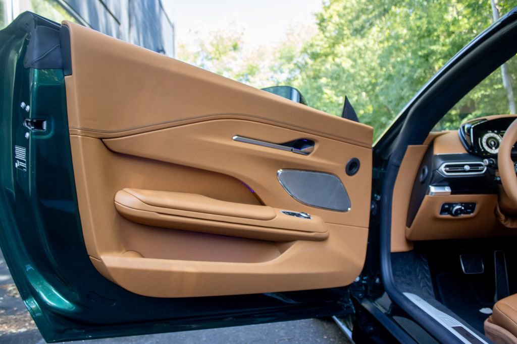 Used 2026 Aston Martin V8 Vantage Coupe image 11