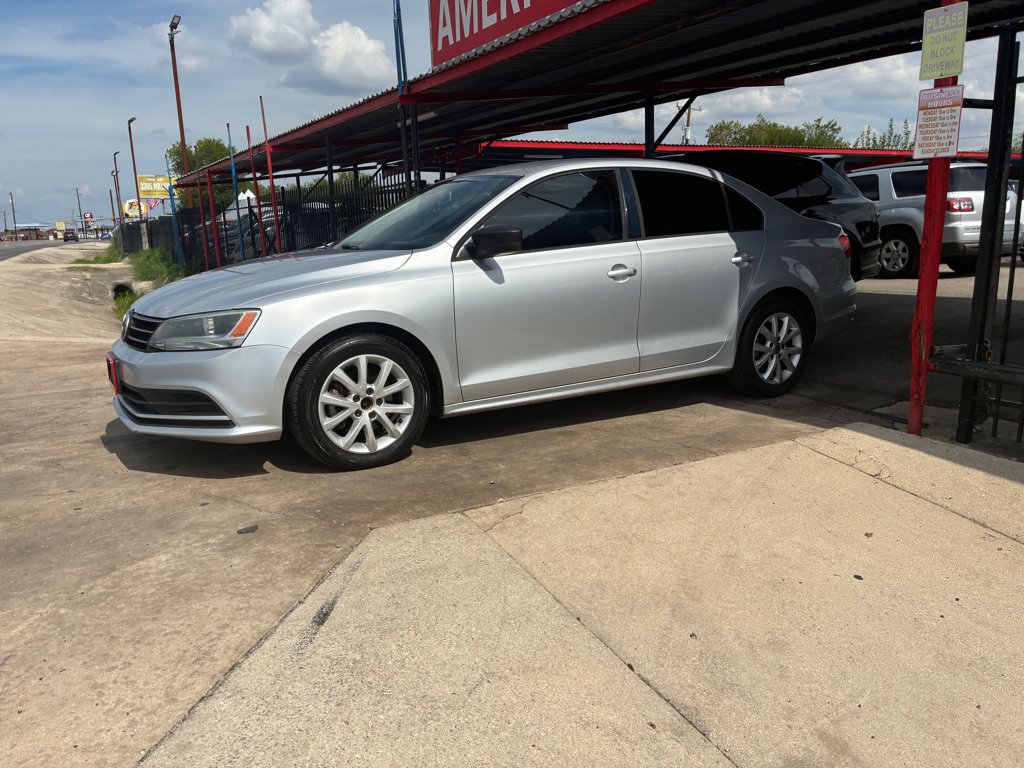 Used 2015 Volkswagen Jetta SE FWD image 3