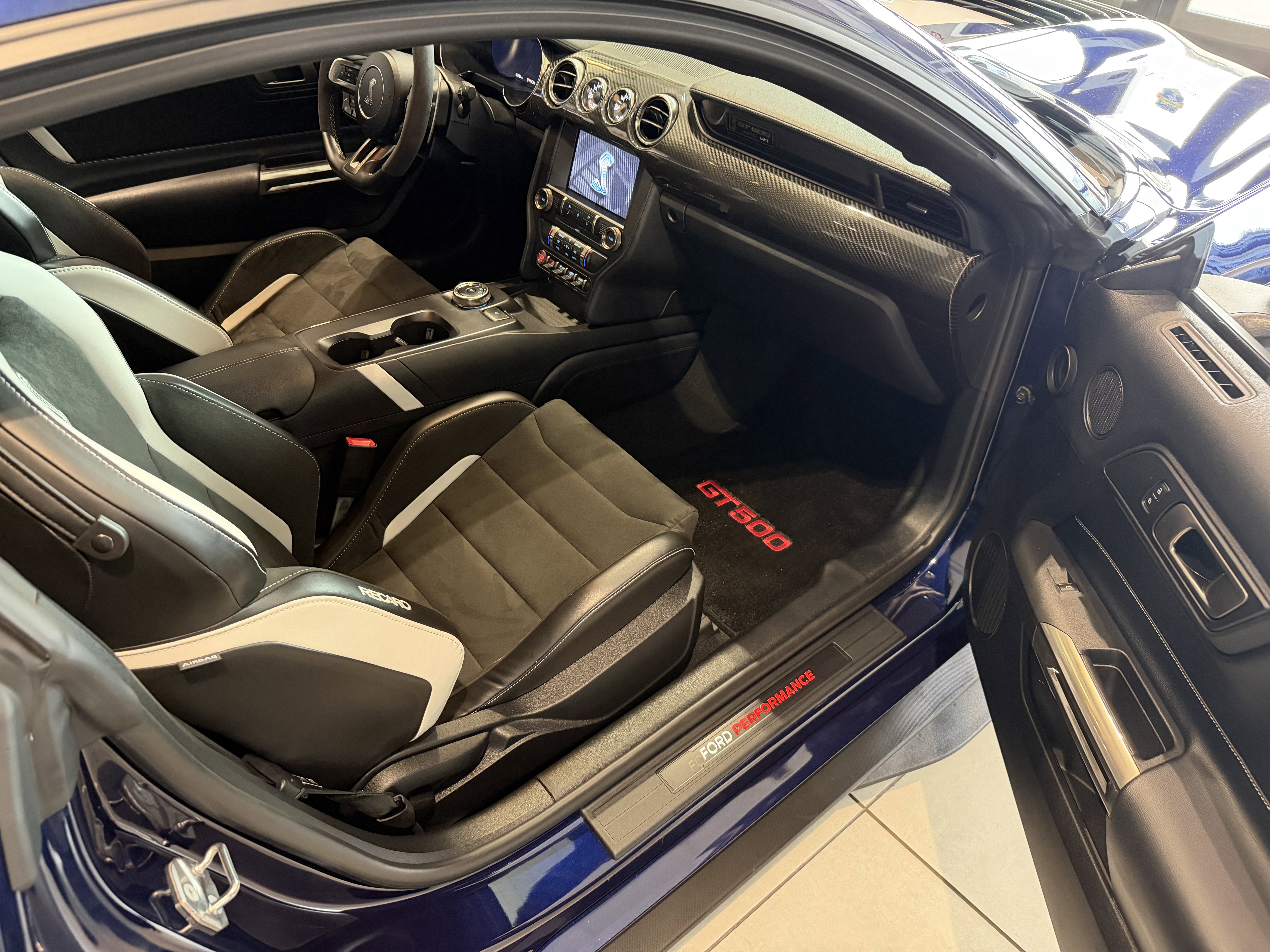 Used 2020 Ford Mustang Shelby GT500 w/ Carbon Fiber Track Pack image 14