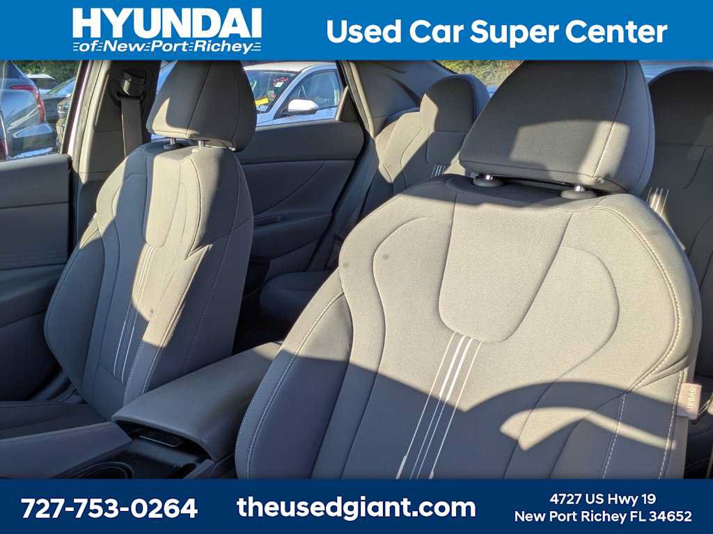 Used 2023 Hyundai Elantra SEL FWD image 3