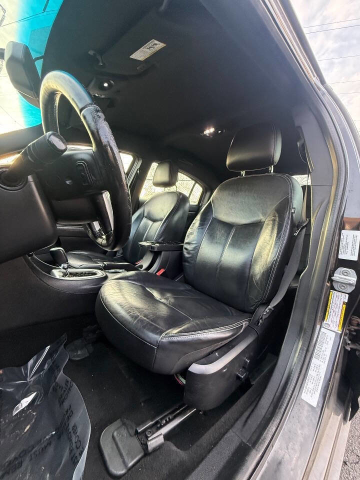 Used 2011 Chrysler 200 Limited FWD image 12