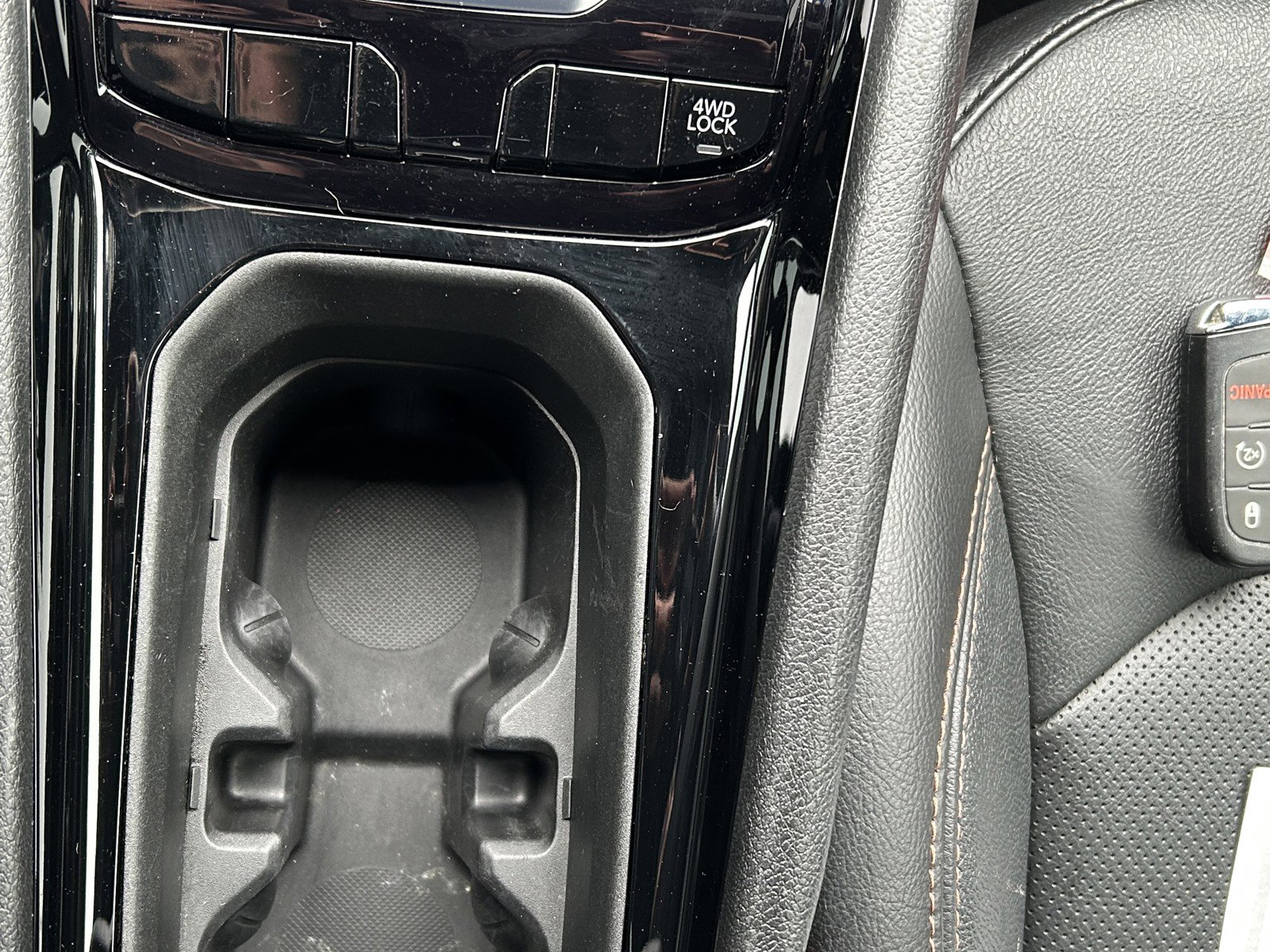 Used 2023 Jeep Compass Limited image 35