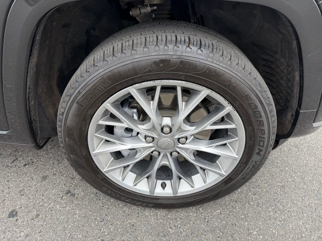 Certified 2024 Jeep Grand Cherokee L Summit image 15