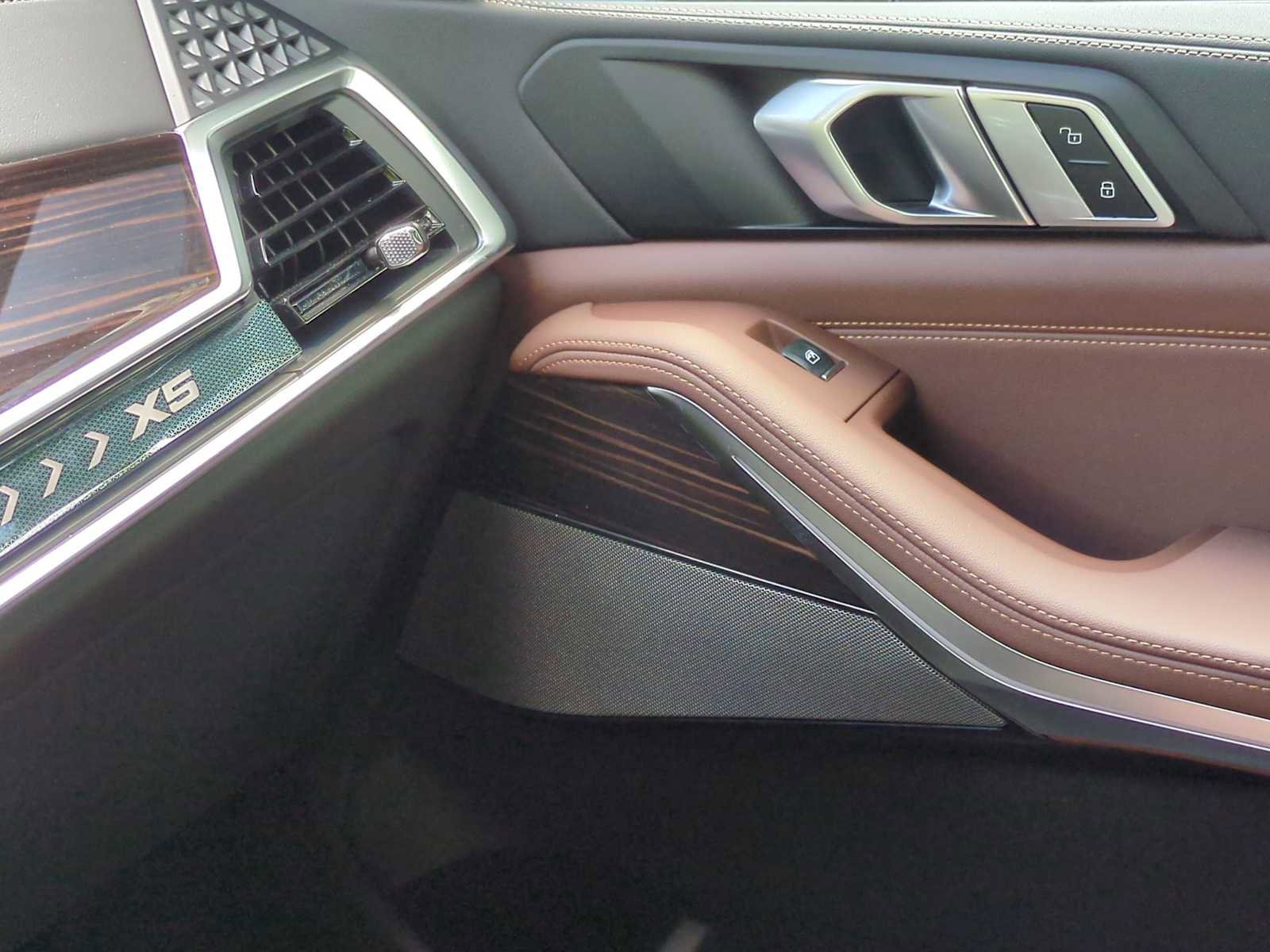 New 2026 BMW X5 xDrive40i w/ M Sport Package image 39