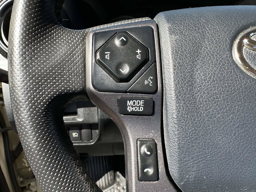 Used 2019 Toyota Tacoma TRD Off-Road AWD/4WD image 23