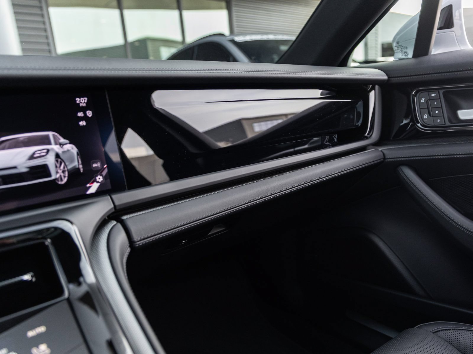 Certified 2026 Porsche Panamera RWD image 32
