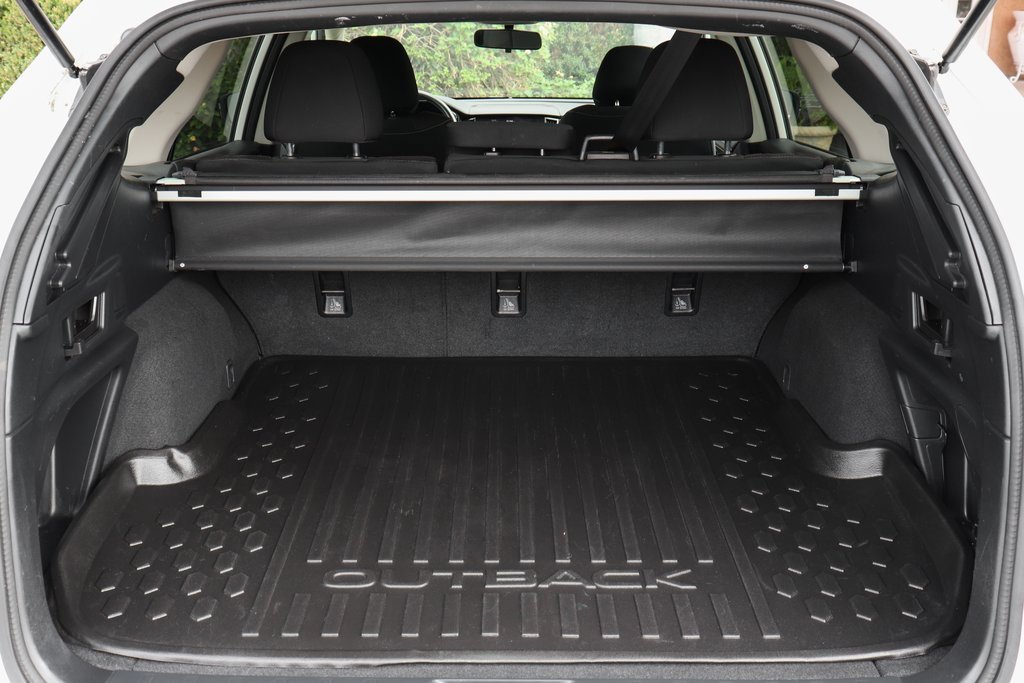 Used 2023 Subaru Outback Premium image 8