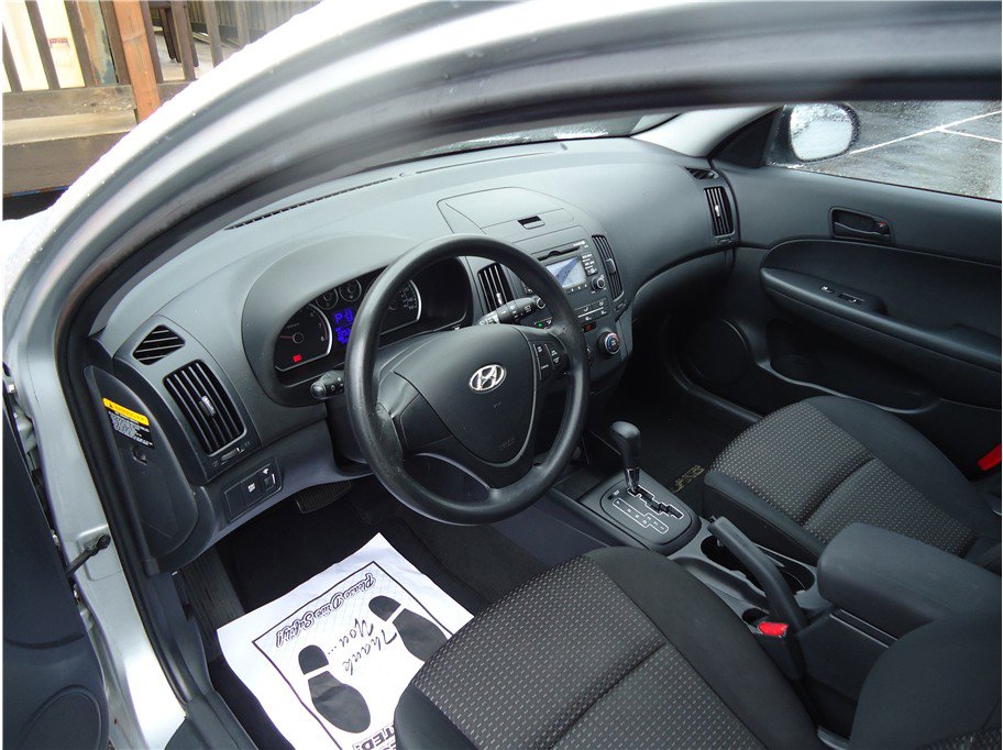 Used 2010 Hyundai Elantra GLS image 24