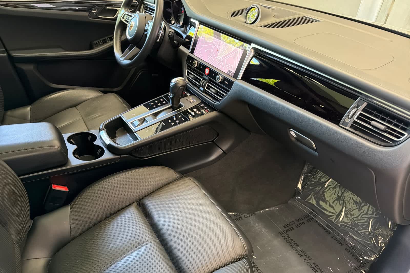 Used 2022 Porsche Macan AWD/4WD image 16