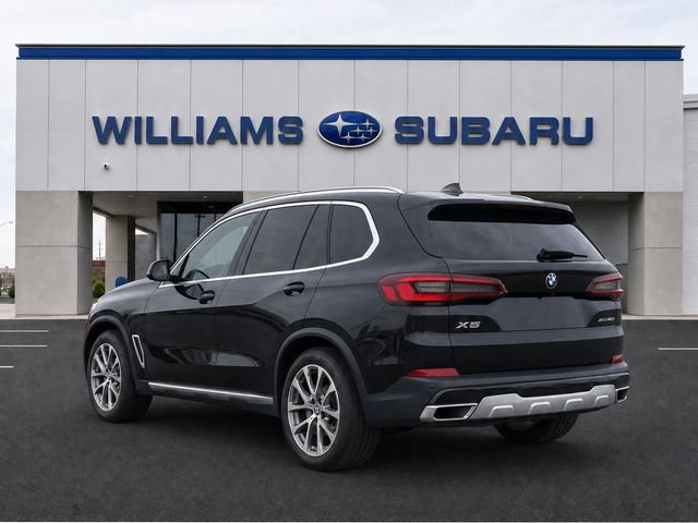 Used 2022 BMW X5 xDrive40i w/ Parking Assistance Package AWD/4WD image 3