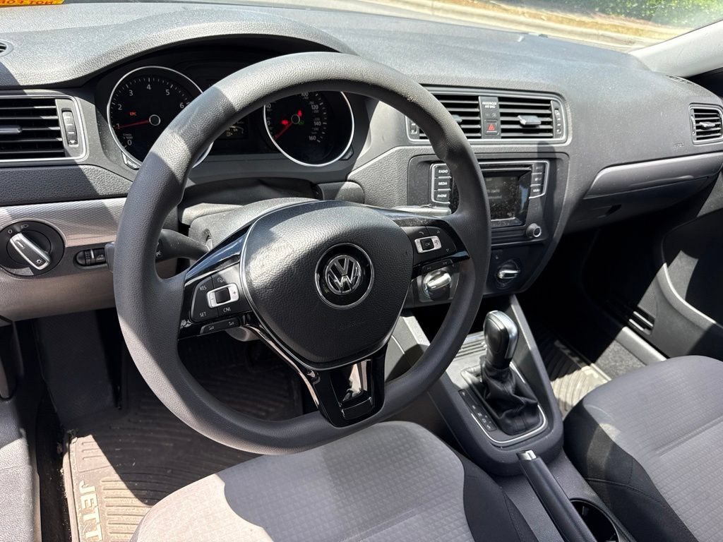 Used 2017 Volkswagen Jetta S w/ Jetta S Cold Weather Package FWD image 9