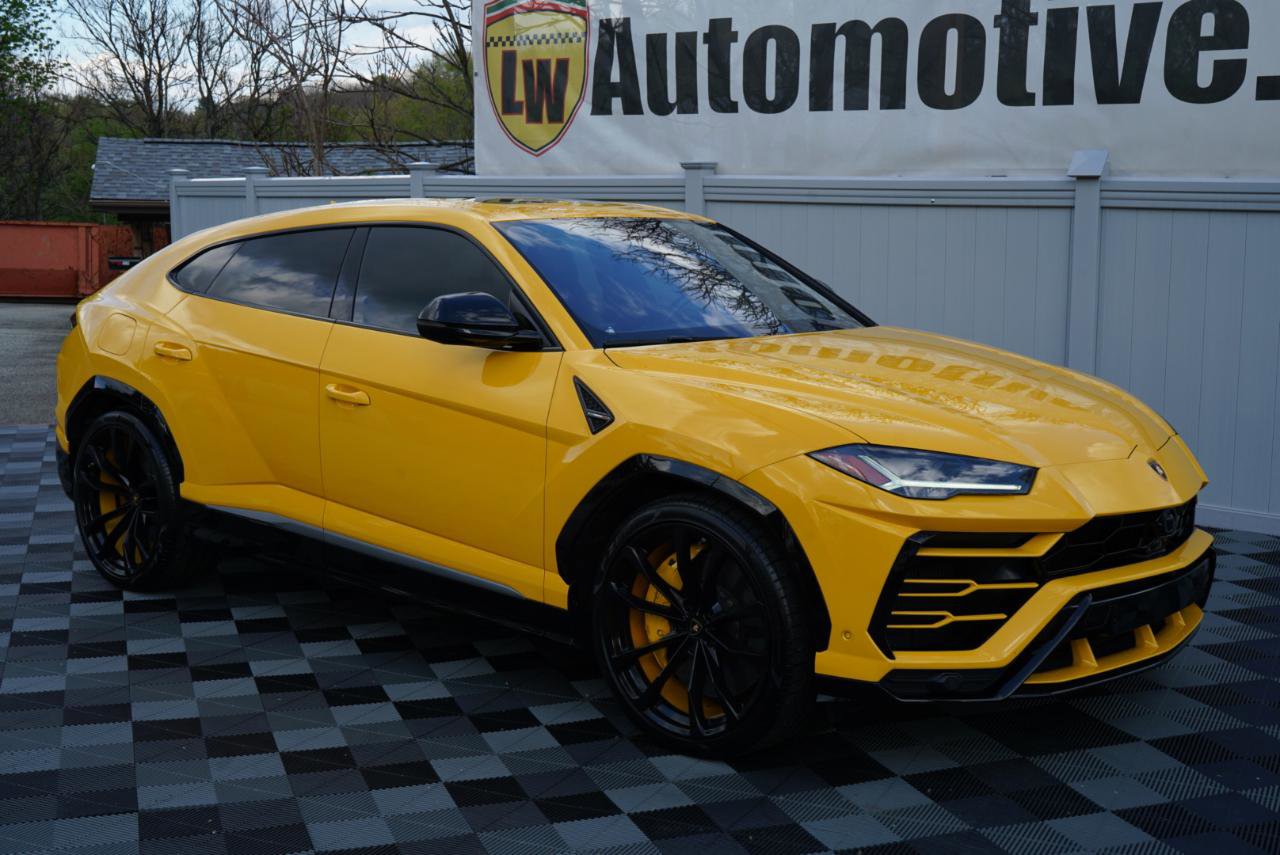 Used 2020 Lamborghini Urus AWD/4WD image 2