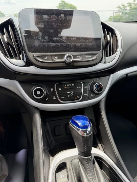 Used 2018 Chevrolet Volt LT w/ Comfort Package FWD image 14