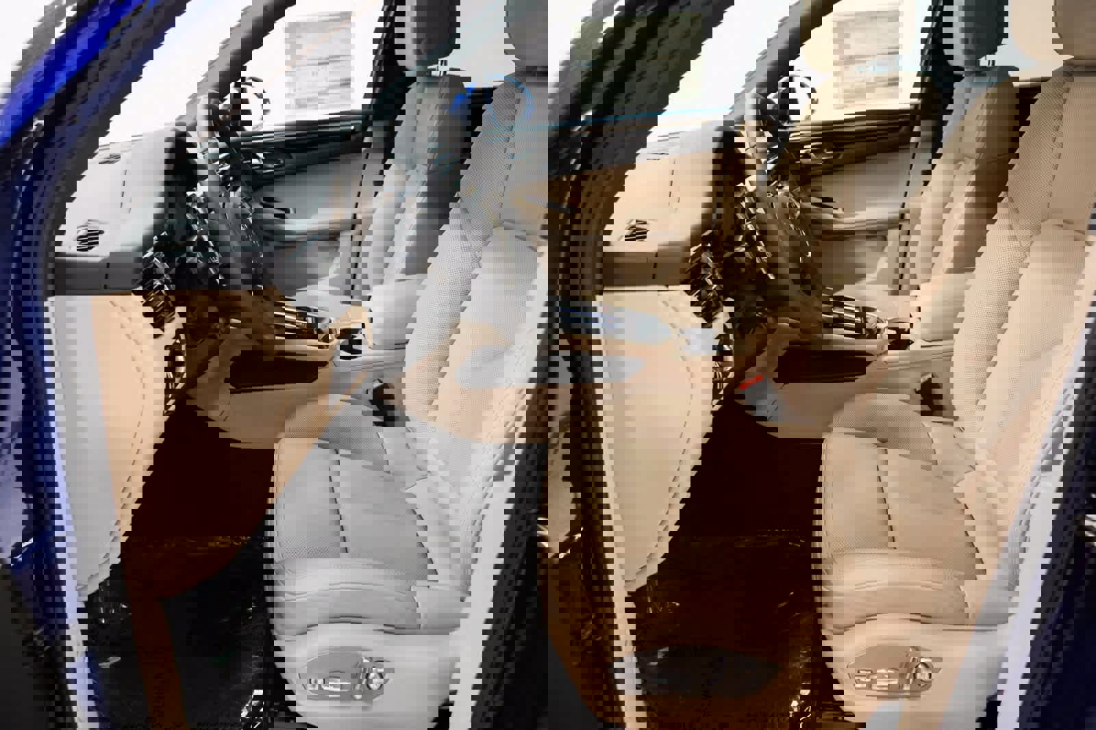 Certified 2025 Porsche Macan image 17