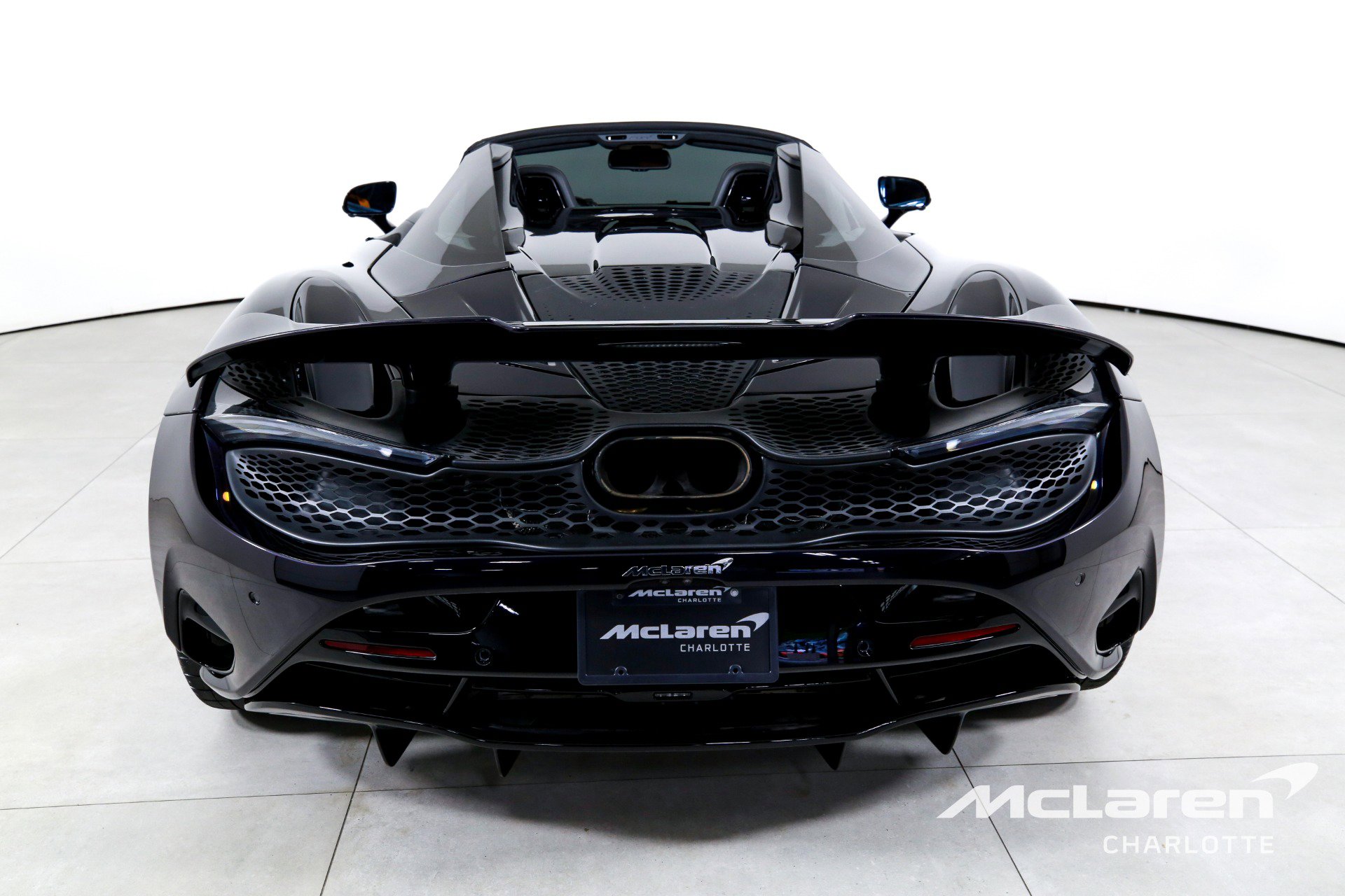 Used 2024 McLaren 750S Spider RWD image 9