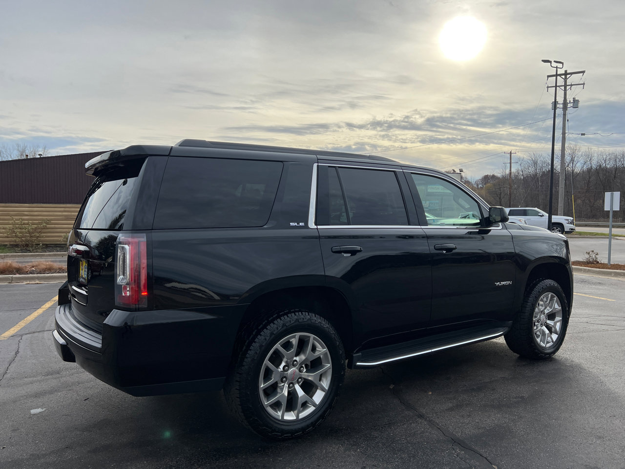 Used 2017 GMC Yukon SLE w/ SLE Value Package image 10