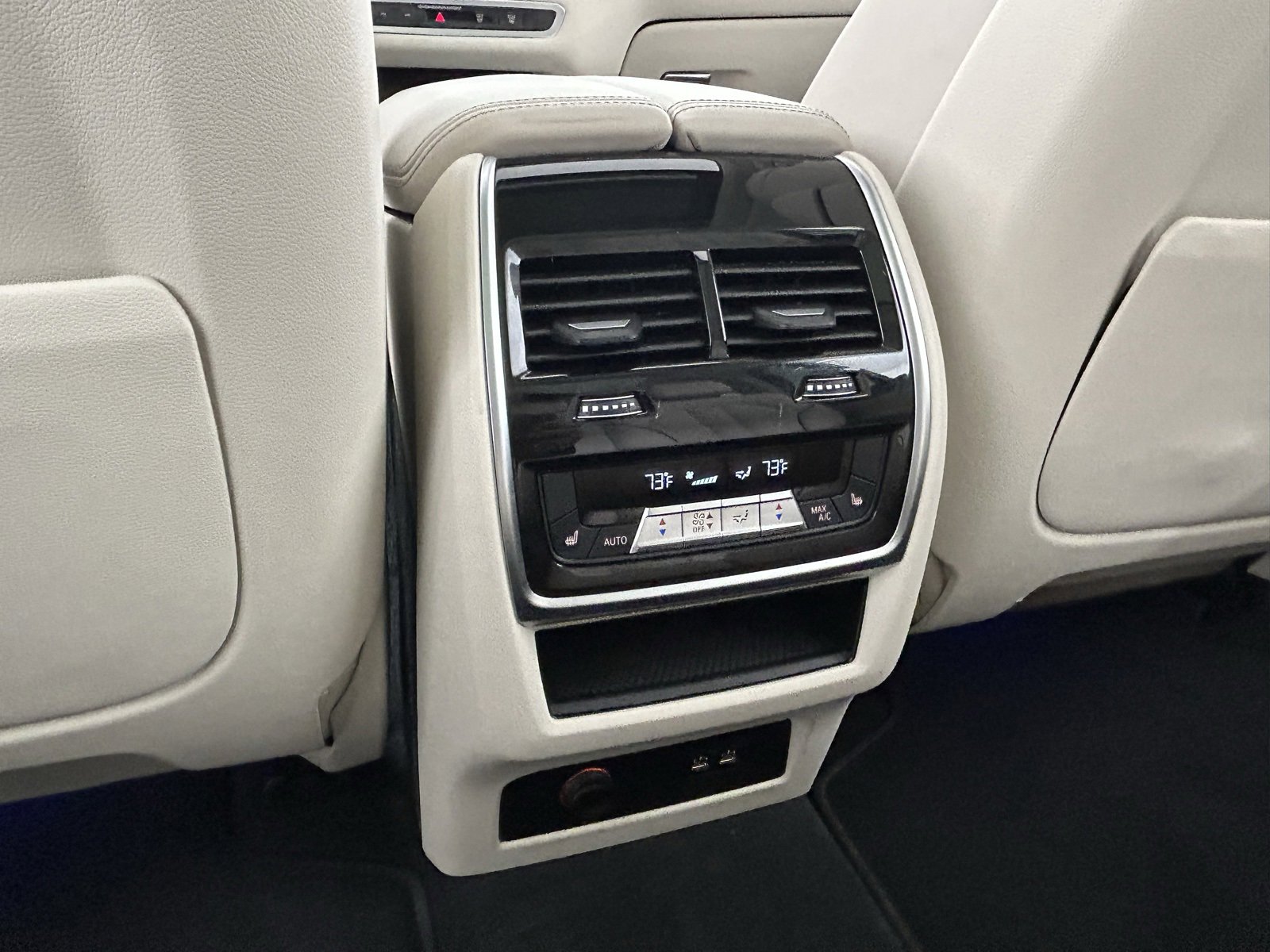 Used 2023 BMW X7 xDrive40i w/ Executive Package image 36