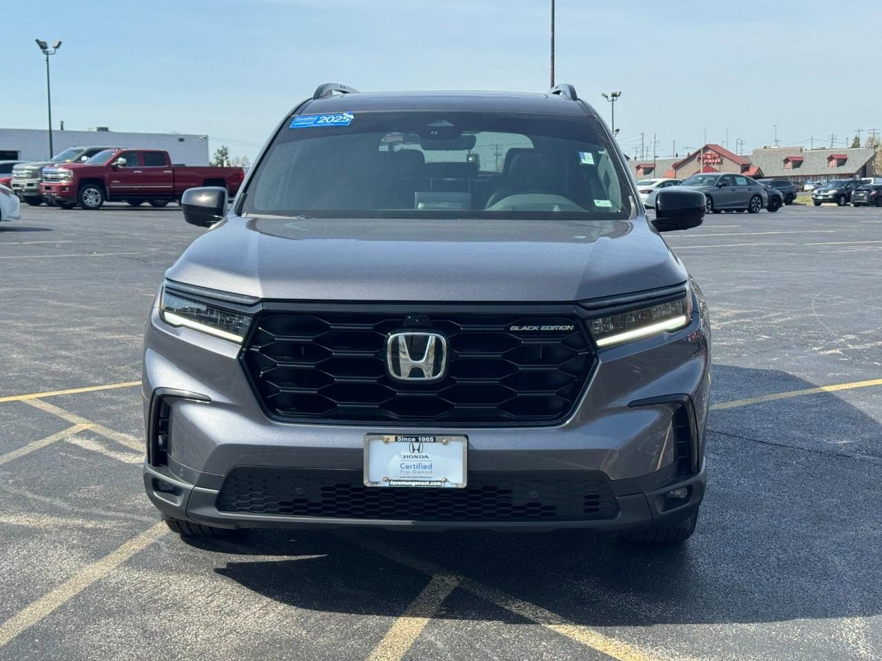 Certified 2025 Honda Pilot Black Edition image 9