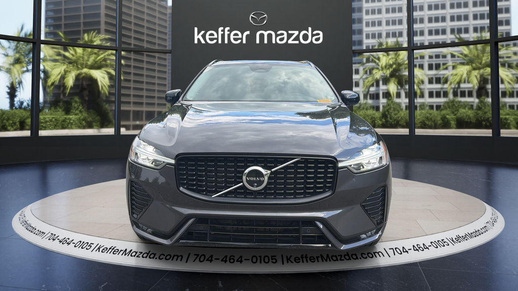 Used 2024 Volvo XC60 B5 Plus AWD/4WD image 2