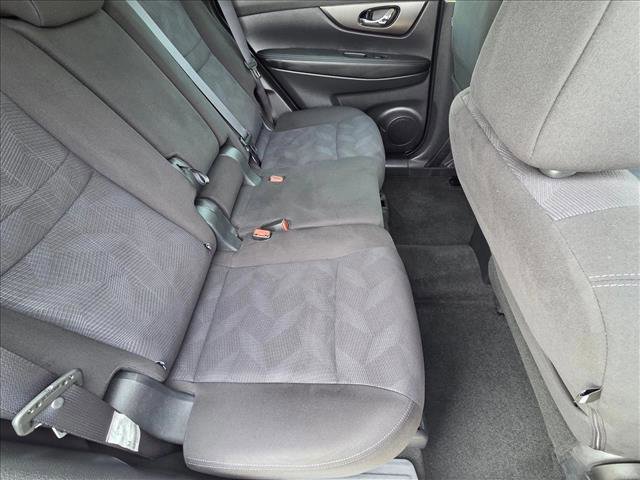 Used 2015 Nissan Rogue S image 18