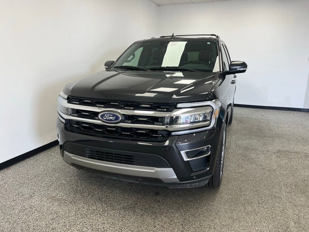 Used 2024 Ford Expedition Limited image 3