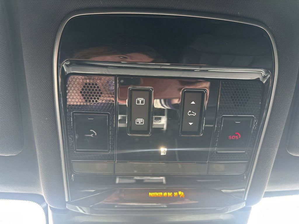 Used 2023 Land Rover Range Rover SE image 23