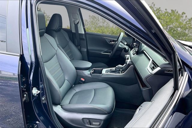 Used 2025 Toyota RAV4 Limited w/ Advanced Technology Package image 7