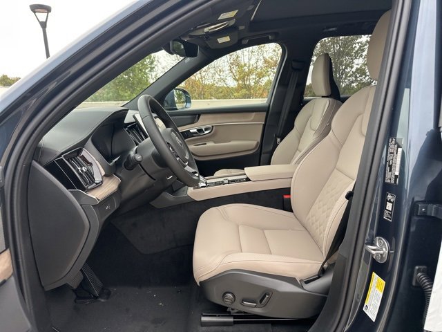 New 2026 Volvo XC90 B6 Plus w/ Protection Package Premier image 13