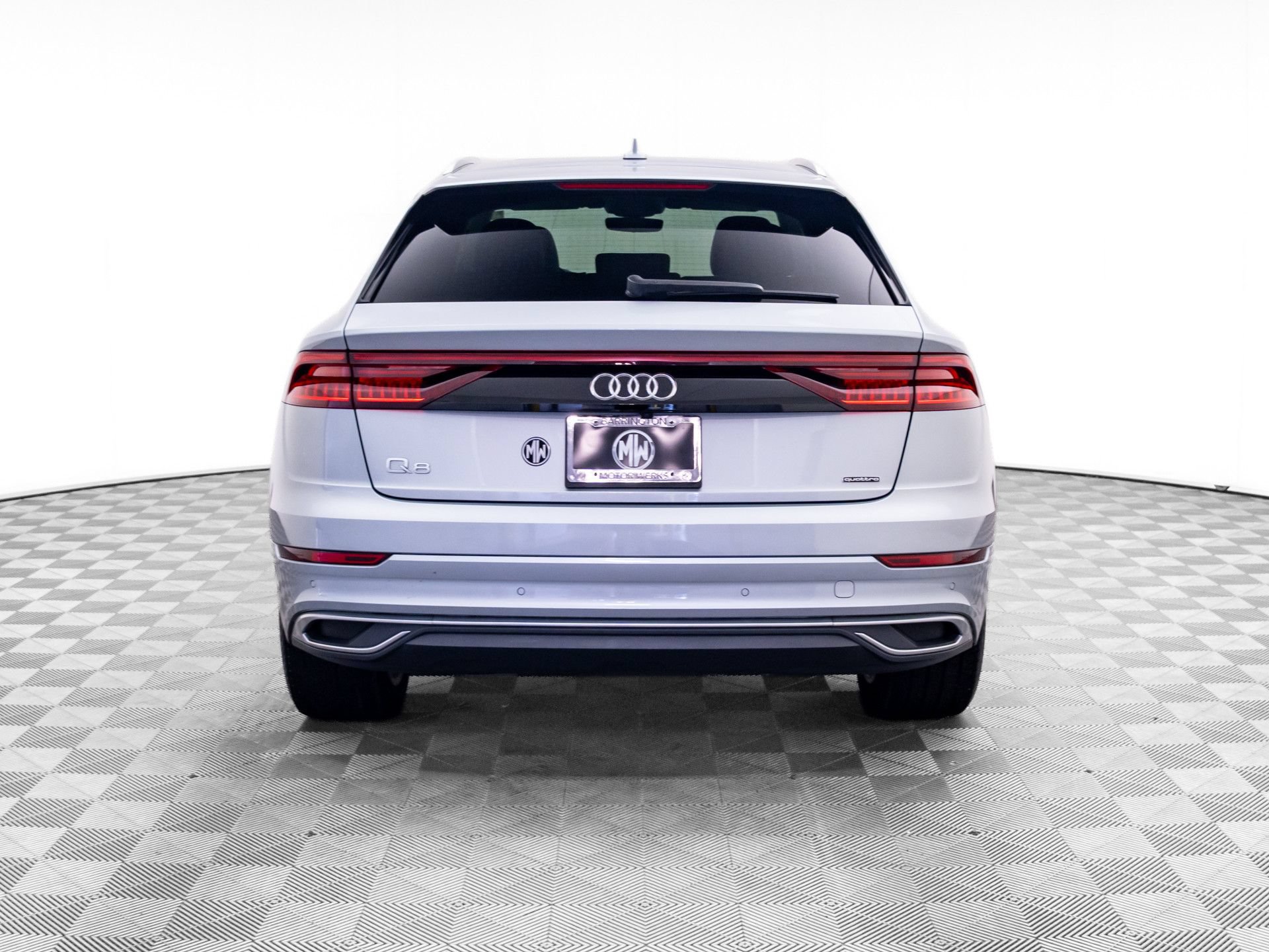 Used 2023 Audi Q8 Premium w/ Convenience Package AWD/4WD image 4