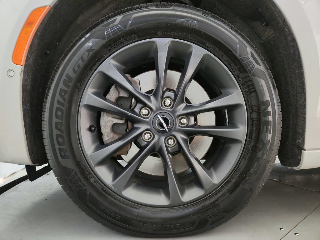 Used 2020 Chrysler Pacifica Touring-L w/ Advanced Safetytec Group AWD/4WD image 36