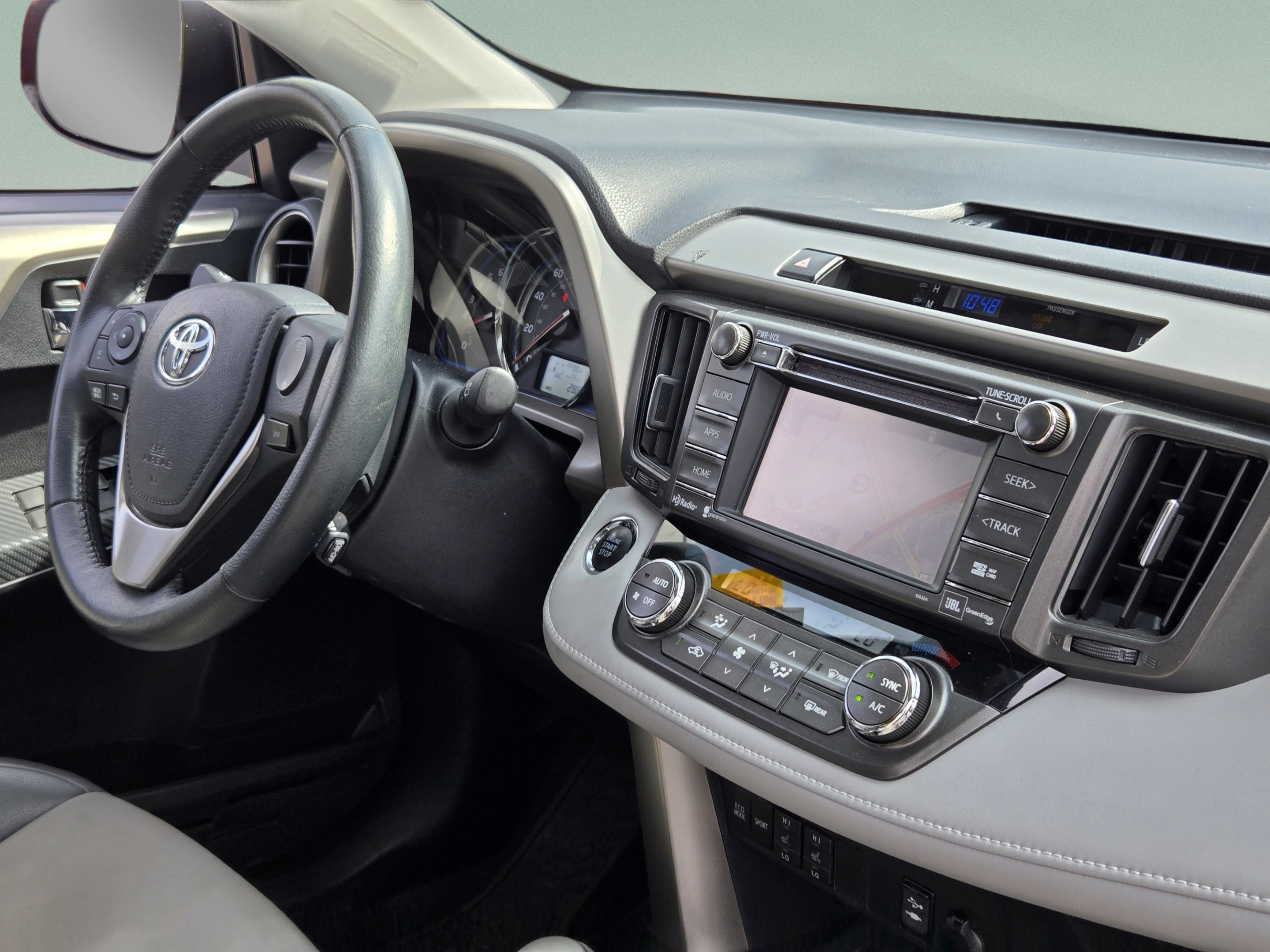 Used 2015 Toyota RAV4 Limited w/ Technology Package FWD image 26