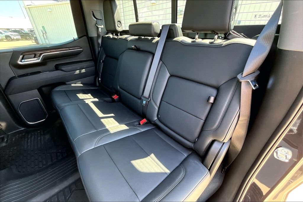 Used 2024 GMC Sierra 1500 SLT AWD/4WD image 31