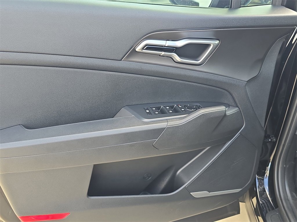 New 2026 Kia Sportage LX image 17