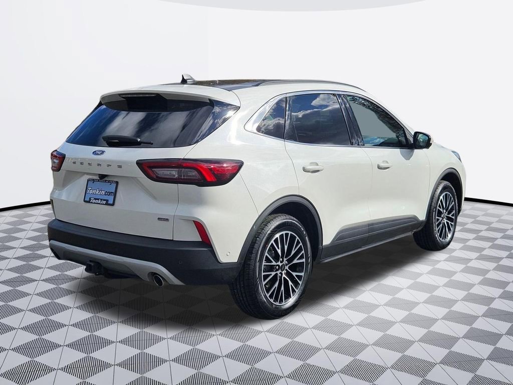 Used 2023 Ford Escape SE w/ PHEV Premium Package image 6