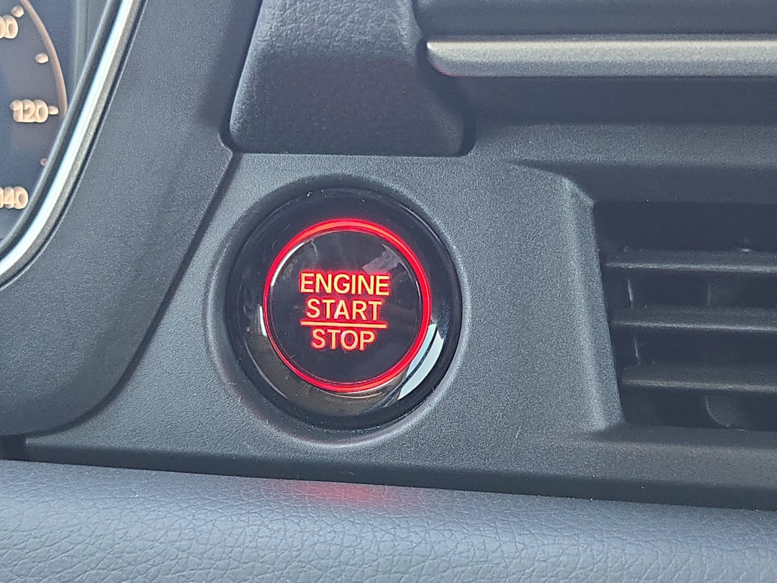 Certified 2025 Honda Pilot Elite image 28