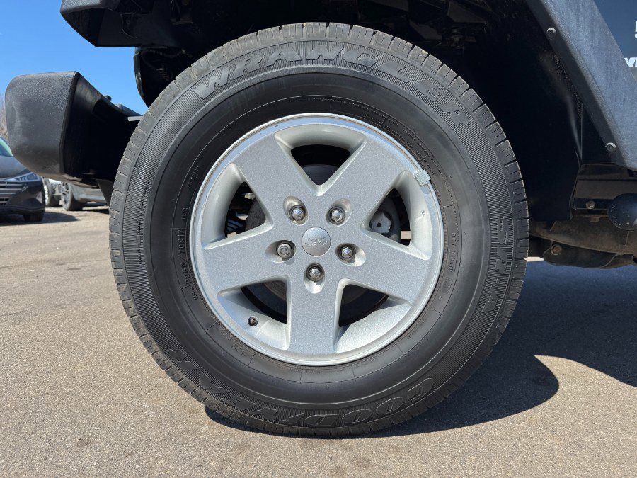 Used 2012 Jeep Wrangler Sport w/ Connectivity Group AWD/4WD image 13