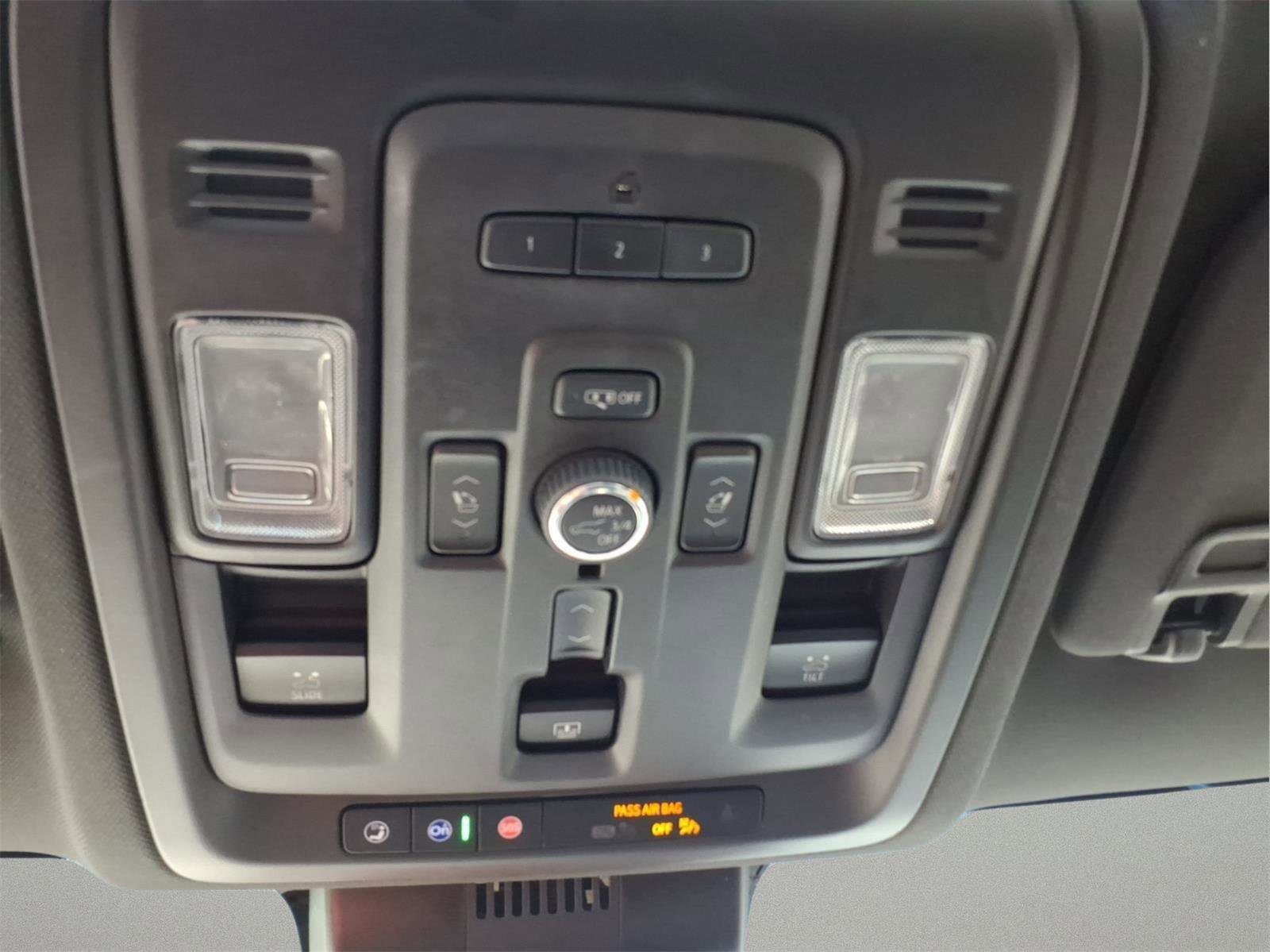 Used 2023 Chevrolet Suburban RST w/ Luxury Package image 24