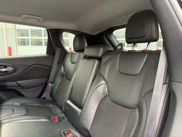 Used 2020 Jeep Cherokee Latitude Plus image 20