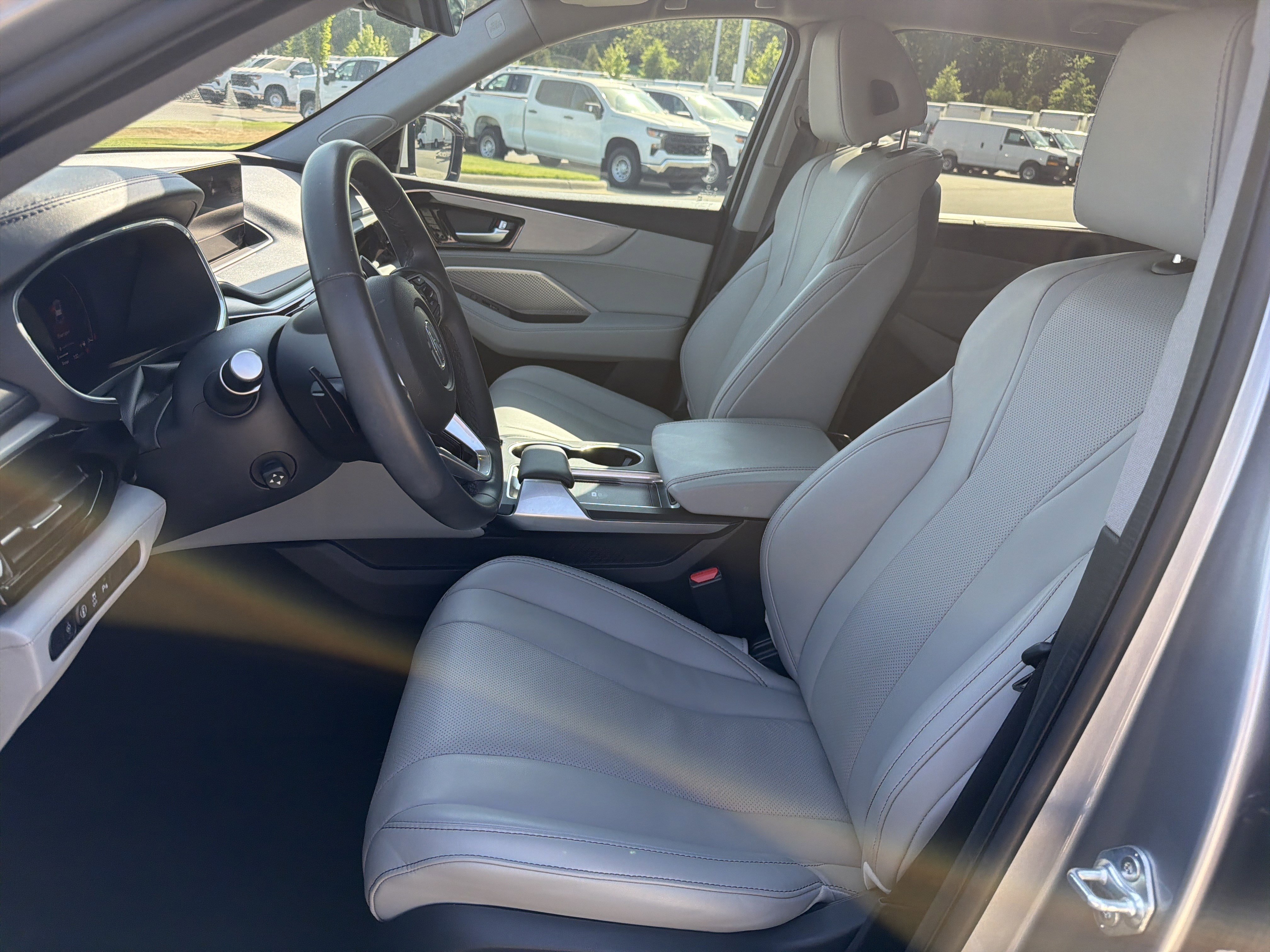 Certified 2024 Acura MDX FWD w/ Technology Package image 16