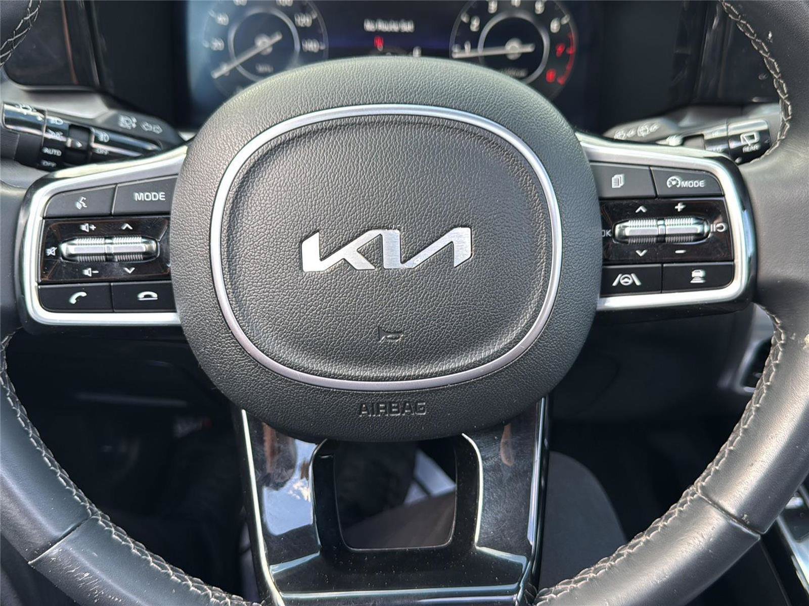 Used 2023 Kia Sorento SX AWD/4WD image 18