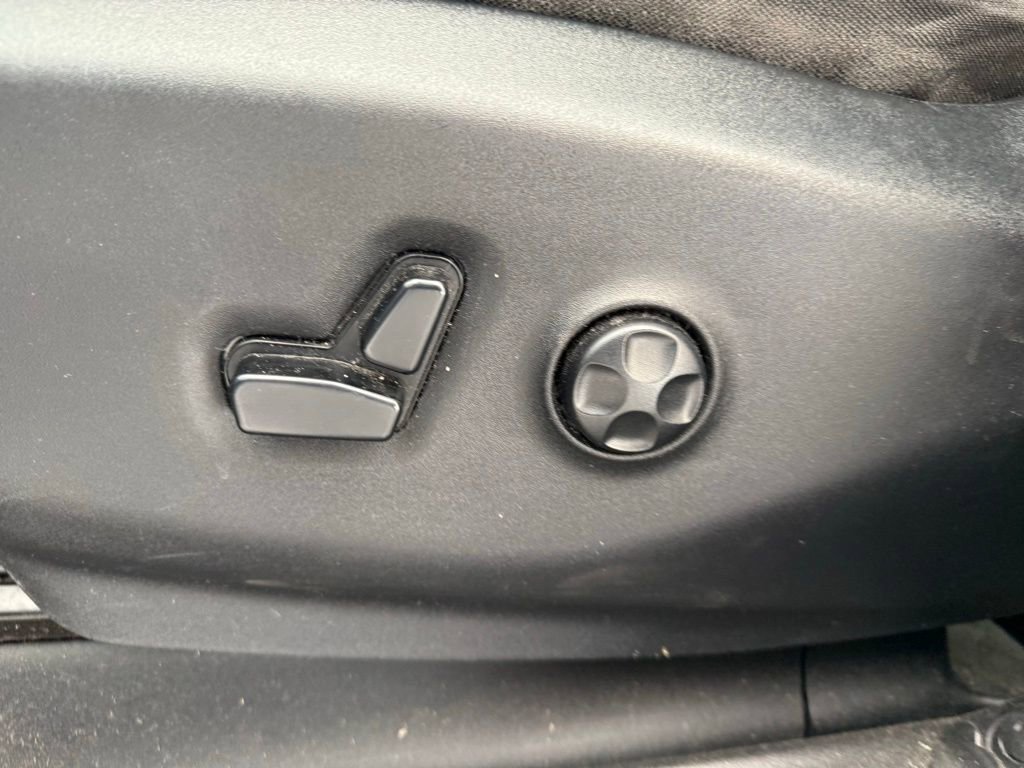 Used 2020 Chrysler Pacifica Touring w/ S Appearance Package image 18