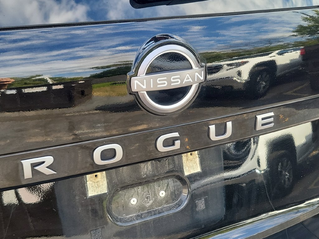 Used 2024 Nissan Rogue S FWD image 10