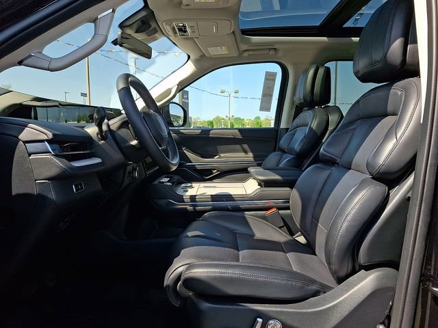 Certified 2025 Lincoln Navigator L Reserve AWD/4WD image 13