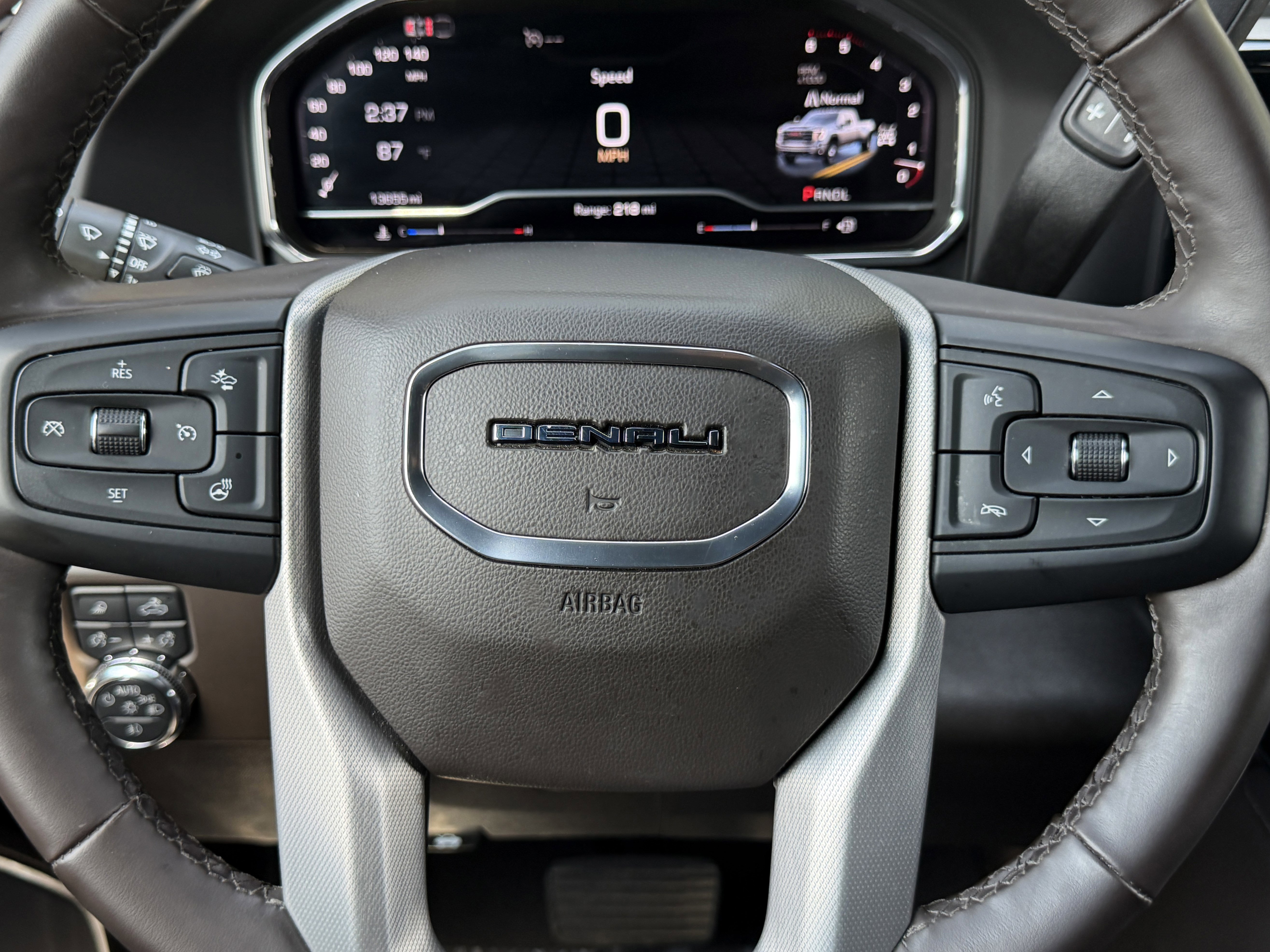 Used 2025 GMC Sierra 3500 Denali w/ Denali Reserve Package AWD/4WD image 48